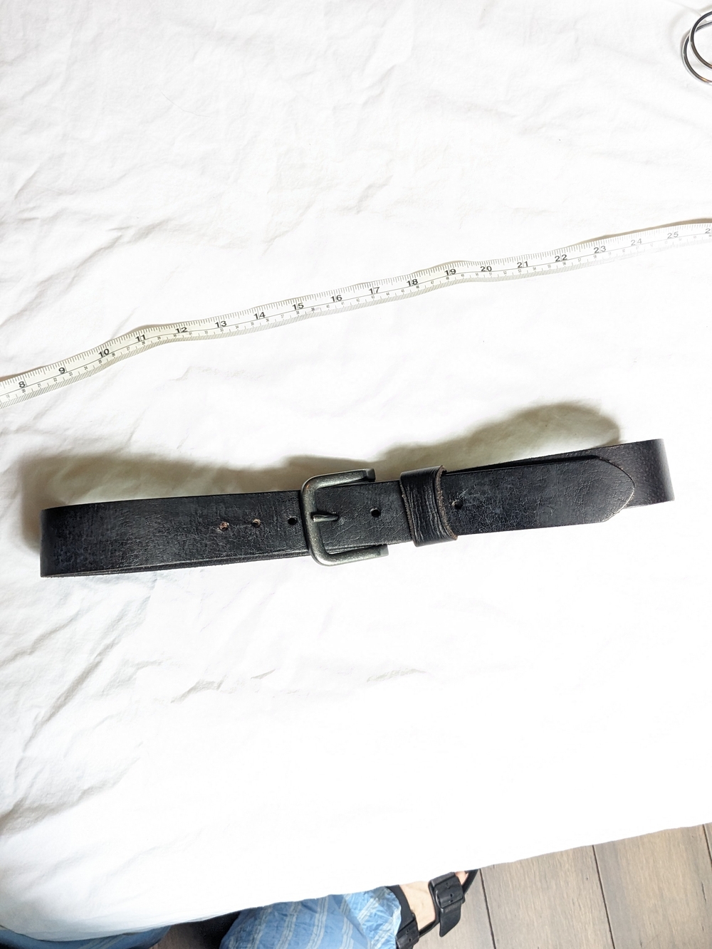 Classic Black Leather Belt with Metal Buckle Quiet Luxury Rich Girl Starter Pack
